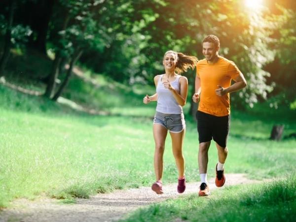 Duy trì ít nhất 30 phút hoạt động thể chất mỗi ngày